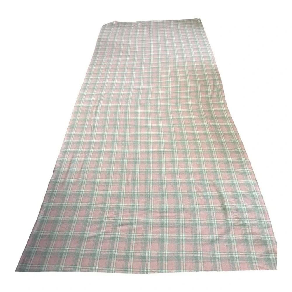Vintage Woven Fabric 4.25 Yards Pink Gray Plaid 153x62 Reversible Lightweight